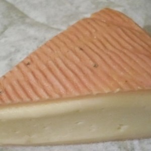 Formaggio a crosta rossa