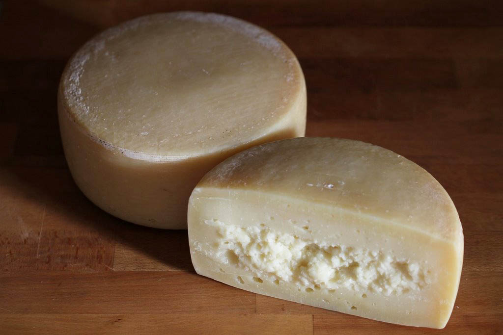 Pecorino di Norcia, stagionato in fossa o grotta PAT dell'Umbria