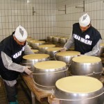 Ci risiamo. Parmigiano con latte tossico, a Parma 4 arresti e 63 indagati
