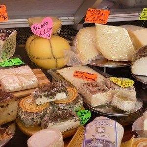 Consumi in Italia, continua il calo prodotti caseari: -5%