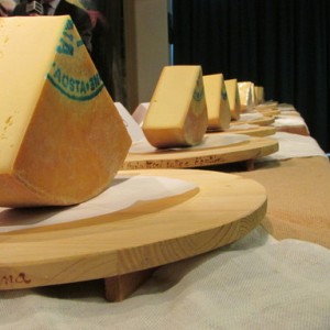 Concorso Fontina d'alpage 2014: basta classifica, adesso due medaglie