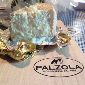 Un formaggio d’eccellenza super premiato e unico al mondo, il Gorgonzola di Palzola