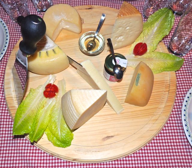 Il catering, un bel modo di festeggiare, magari con il formaggio