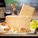 Vendite natalizie, Parmigiano Reggiano +7%. Bene gli acquisti in rete