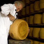 Parmigiano Reggiano, in dicembre produzione in calo dell’1,1%