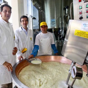 Iniziata a Cascina Triulza la produzione del Grana Padano Made in Expo